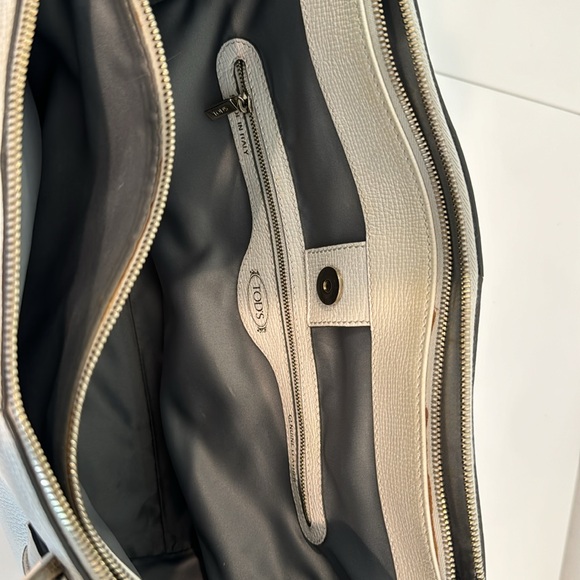 Tod’s white and grey tote handbag. - Picture 8 of 13